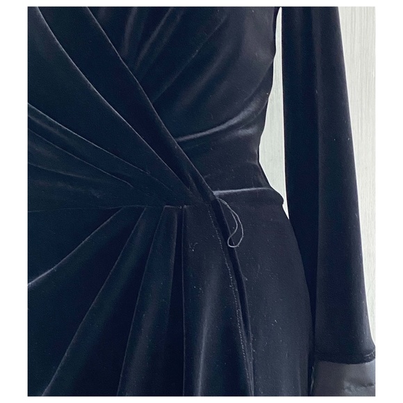 SOLD $$$ TADASHI SHOJI XL Black Velvet Faux Wrap Dress Satin Cuffs + Tie MINT - Picture 9 of 11